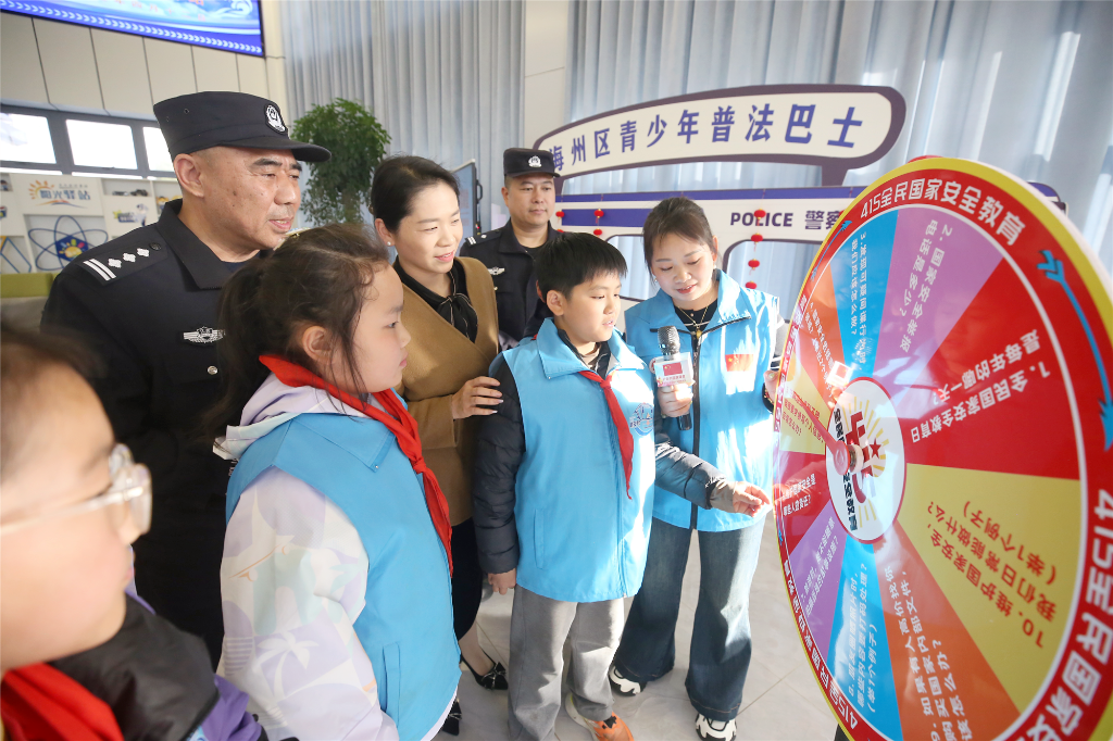 连云港：普法巴士开启沉浸式“国家安全教育之旅”